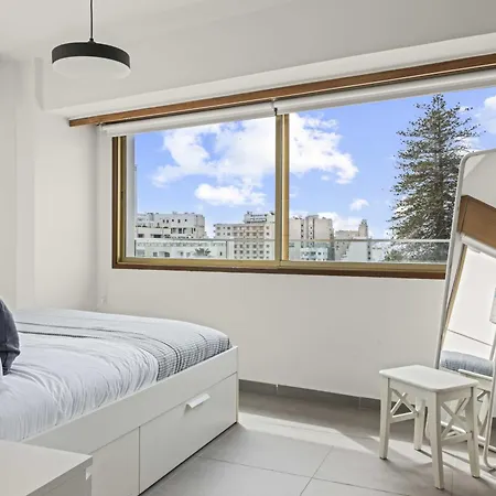 Phaedrus Living: Seaside Phinikoudes Flat *